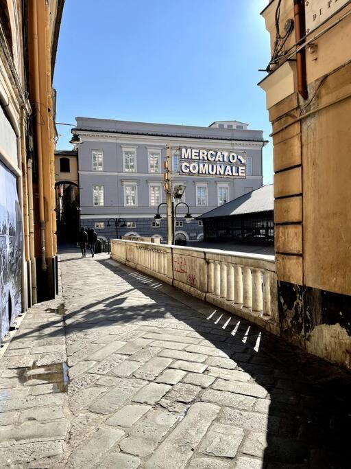 Overlooking The Porto Antico Of Genoa Apartment Exterior photo