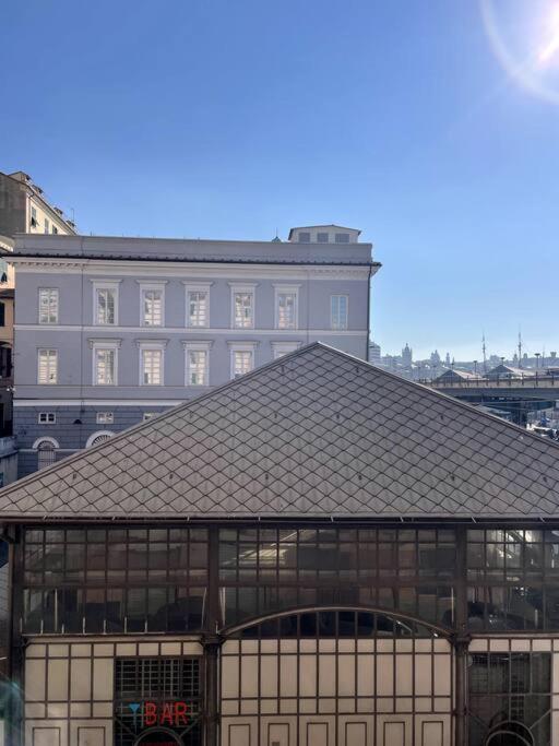 Overlooking The Porto Antico Of Genoa Apartment Exterior photo