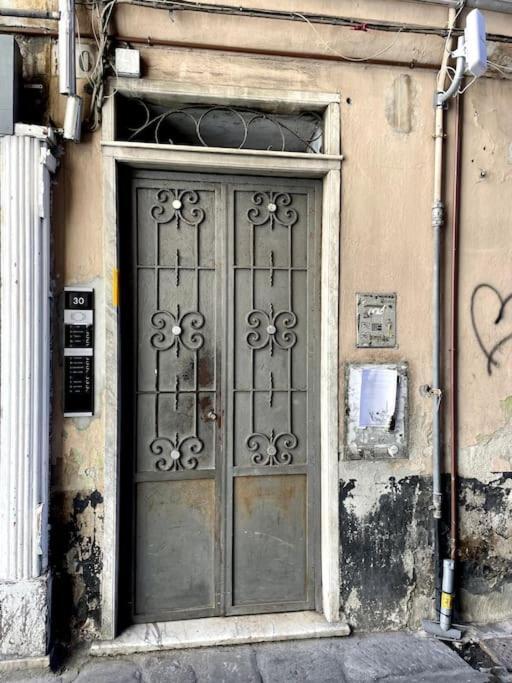 Overlooking The Porto Antico Of Genoa Apartment Exterior photo